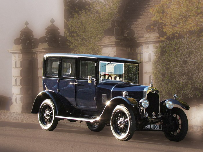 Crossley 14hp saloon