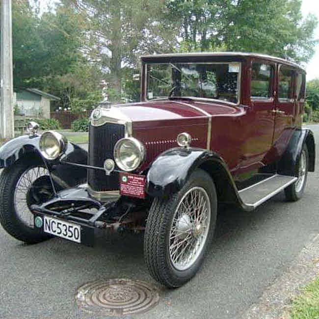 Crossley 15.7 saloon