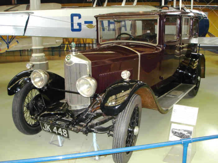 Crossley 15.7 saloon