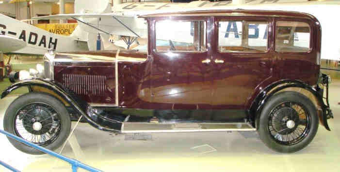 Crossley 15.7 saloon