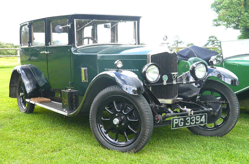 Crossley 15.7 saloon