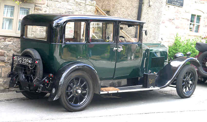 Crossley 15.7 saloon