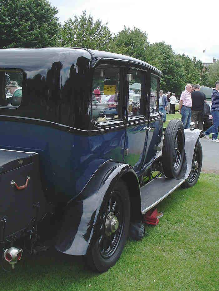 Crossley 20.9 saloon