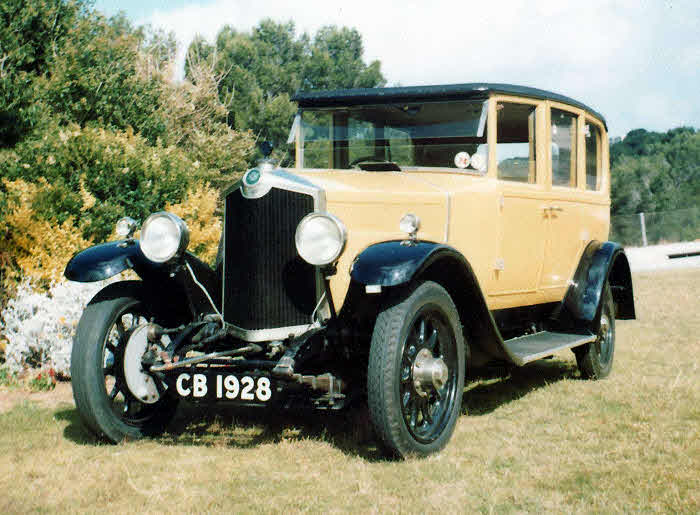 Crossley 20.9 saloon