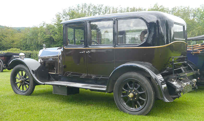 Crossley 19.6 V screen saloon