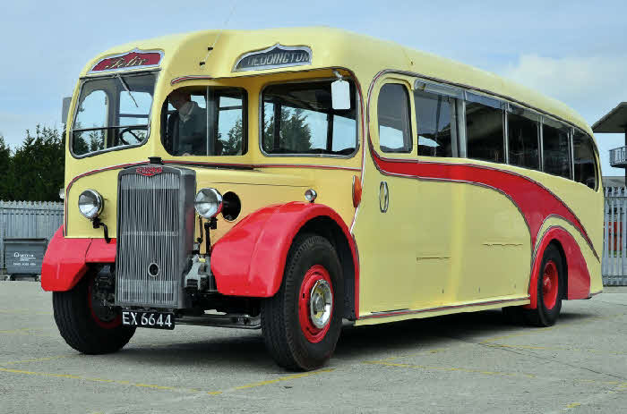 Crossley SD42 coach