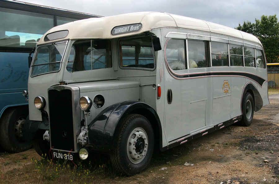 Crossley SD42 coach