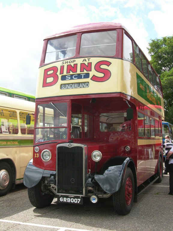 Crossley DD42 bus