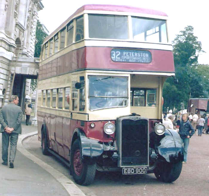 Crossley DD42 double deck bus