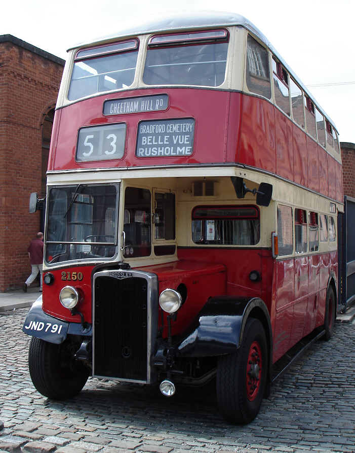 Crossley DD42 bus