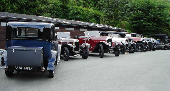 Crossley cars at the Dragon Hotel